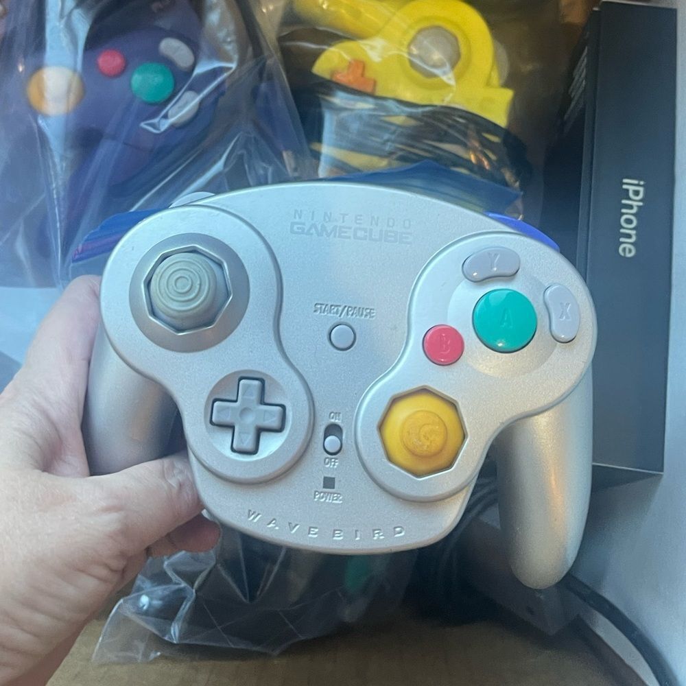 Silver Gray Gamecube Controller - Picture 8 of 8